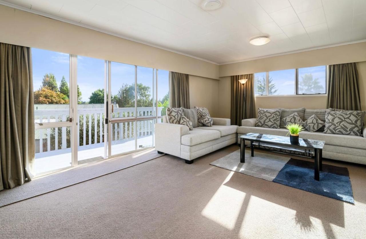 Spacious modern Utuhina holiday House Rotorua Exterior foto