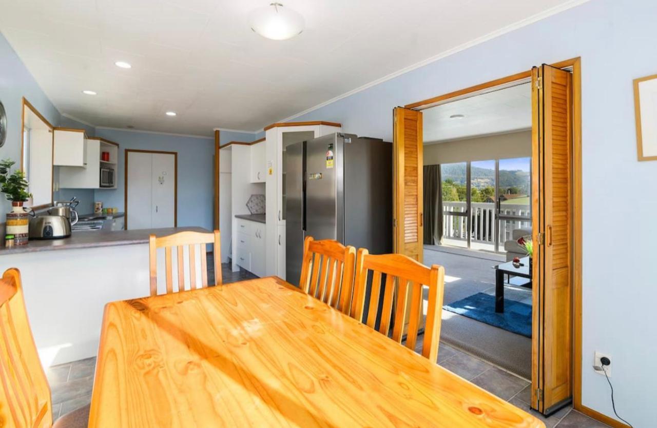 Spacious modern Utuhina holiday House Rotorua Exterior foto