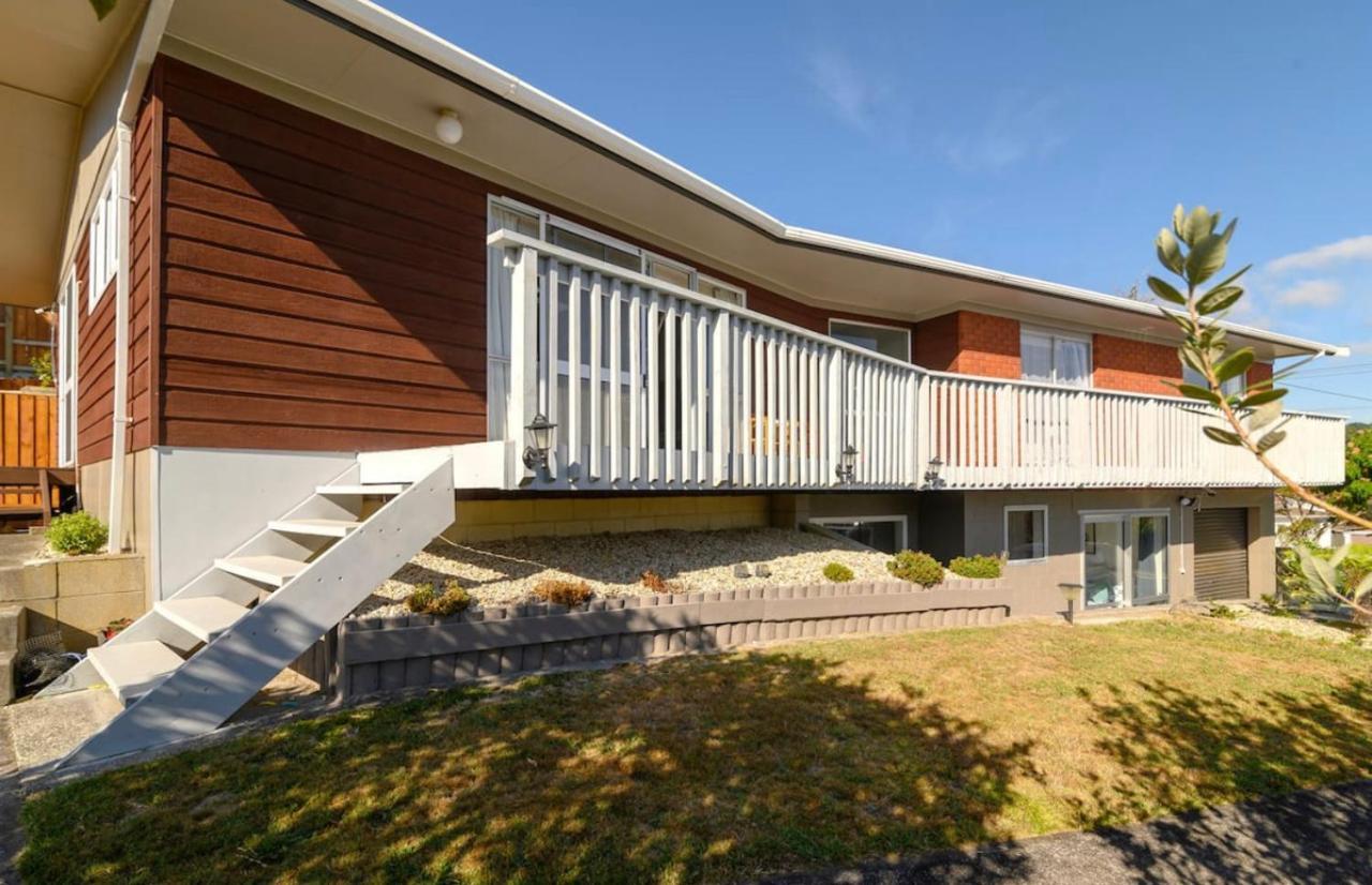 Spacious modern Utuhina holiday House Rotorua Exterior foto