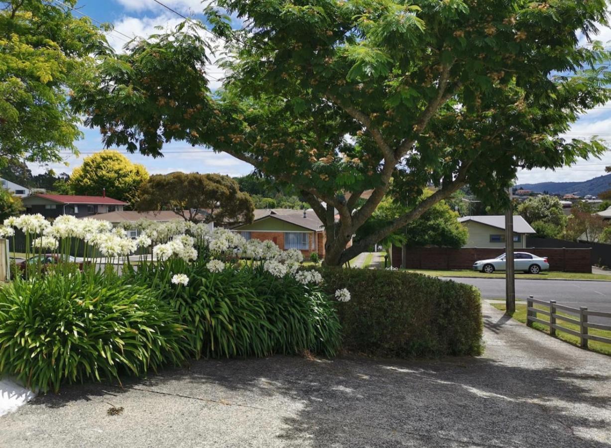 Spacious modern Utuhina holiday House Rotorua Exterior foto