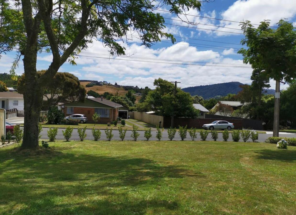 Spacious modern Utuhina holiday House Rotorua Exterior foto