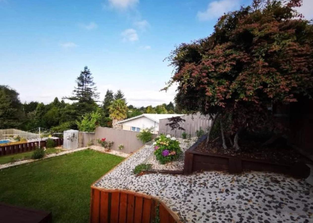 Spacious modern Utuhina holiday House Rotorua Exterior foto