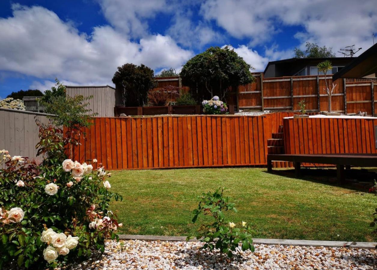 Spacious modern Utuhina holiday House Rotorua Exterior foto