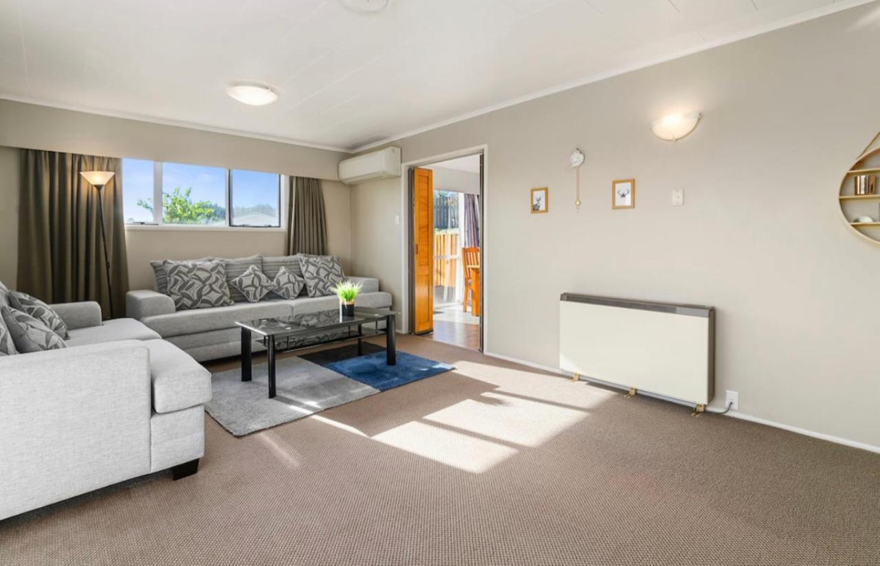 Spacious modern Utuhina holiday House Rotorua Exterior foto